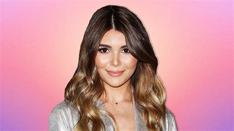 Lori Loughlins Daughter Olivia Jade Returns To Youtube After College