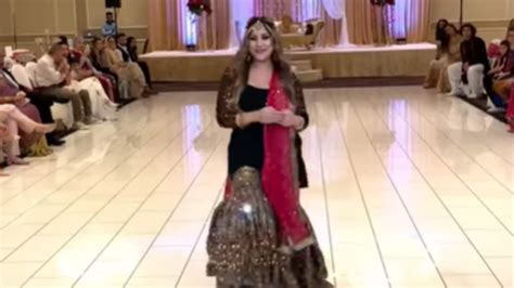 Video Of Woman Dancing To Chittiyaan Kalaiyaan Leaves Internet Mighty Impressed