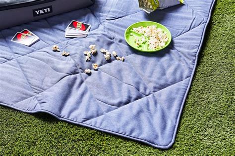 The 8 Best Picnic Blankets According To Our Tests