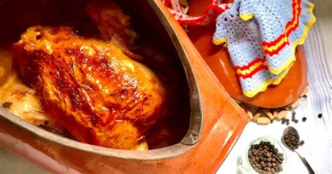 Κοτόπουλο γεμιστό στη γάστρα συνταγή από τον την mgiannok Cookpad