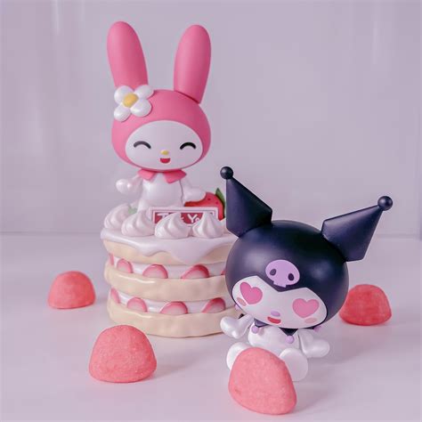My Melody X Kuromi Nendoroids With Strawberry Cake And Sweets