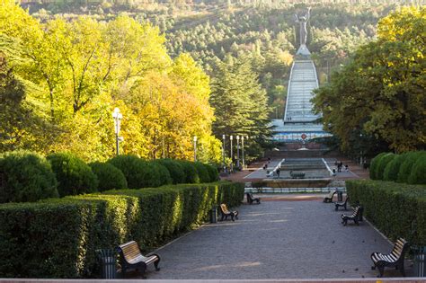 Парк Ваке в Тбилиси как добратья до Vake Park