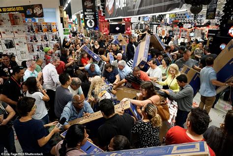 What Stores Are Doing Black Friday This Year - Black Friday fever across the world as shoppers scramble for a bargain