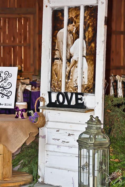 10 Rustic Old Door Wedding Decor Ideas To Make Your Outdoor Country