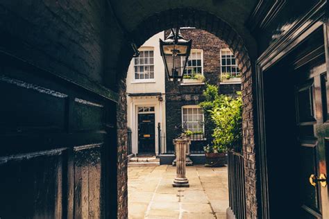 10 Secret Alleys In London — London X London