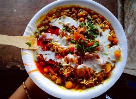 It is a vegetarian food traditional indian snack food, chicken and vegetable staffing kachori. Best Indian Food To Try When You Don't Like Curries