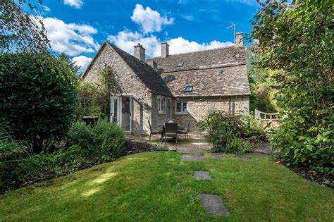 Cool Stay Of The Week A Cosy Cottage In The Cotswolds Countryside
