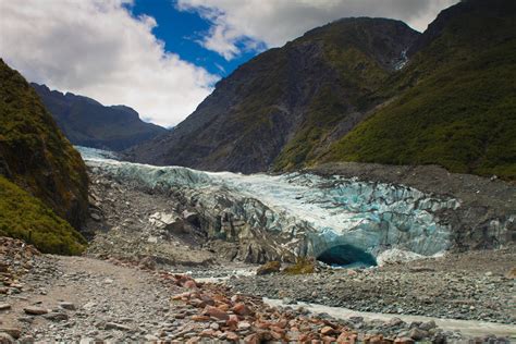 Best Time For Hiking Through The Glaciers In New Zealand 2024