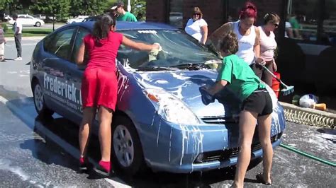 High School Cheerleaders Car Wash
