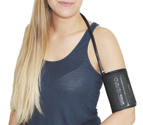 Durch das integrierte rückhalteband wird ein einfacheres anlegen ermöglicht. KS Medizintechnik - Schiller BR-102 plus Langzeit ...