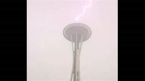 Lightning Strikes The Space Needle Kiro 7 News Seattle
