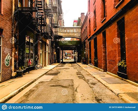 Alley In The Tribeca Neighborhood In New York City Editorial Stock