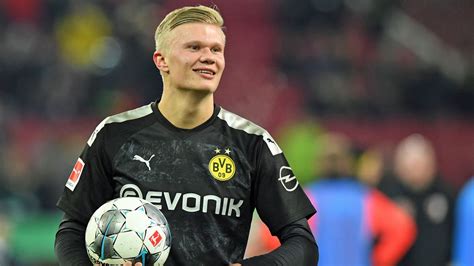 He plays as a striker. Bundesliga | The numbers behind Erling Haaland's record ...