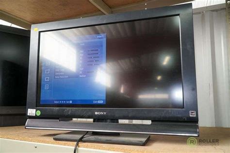 Sony Bravia Kdl 32l4000 Flat Screen 32in Tv Roller Auctions