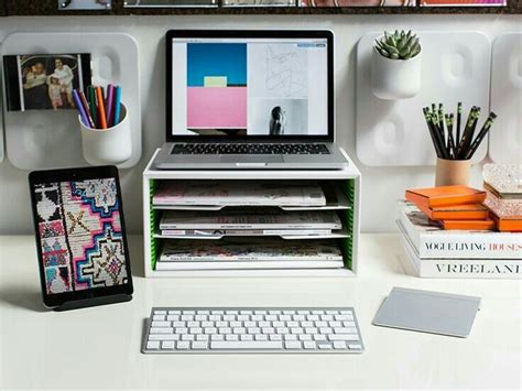 Check out some smart office desk organization ideas for every type of workspace—they might be the solution. Pin by Kara Slutsky on cubicle ideas | Dorm room ...
