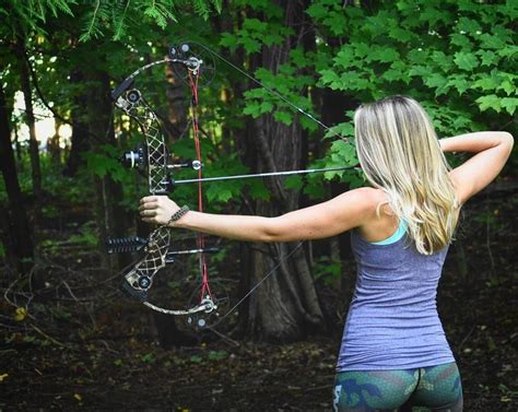 Pin By Wayne Kelley On Archery Bow Hunting Women Hunting Women Archery Hunting