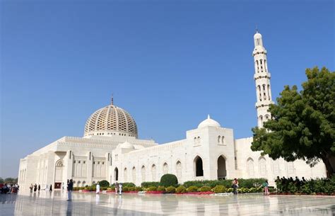 جامع السلطان قابوس الكبير سلطنة عمان المسافرون العرب