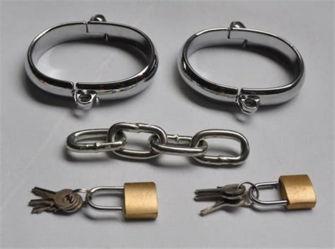 new latest male female stainless steel oval shaped wrist restraint handcuffs manacle