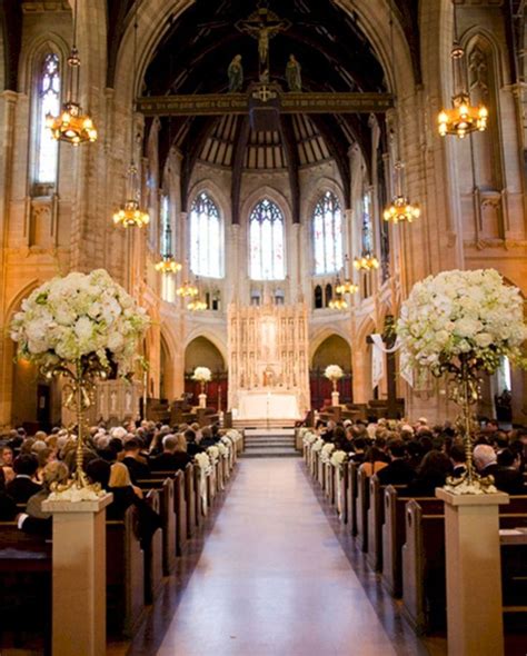 40+ Glamorous Gold Wedding Decorations Ideas | Ceremony decorations