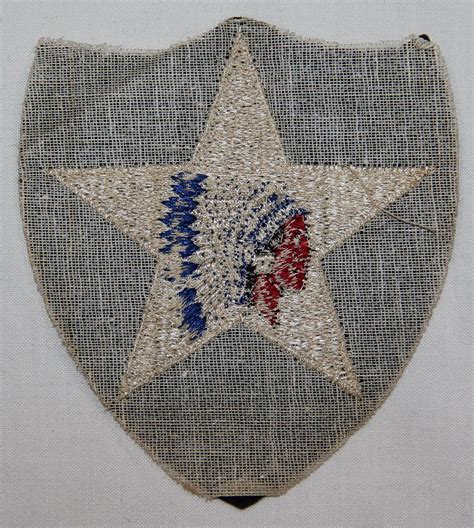 G123 Wwii 2nd Division Embroidered On Wool Felt Patch B And B Militaria