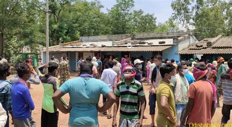 Villagers Damaged Liquor Shop At Nabarangpur