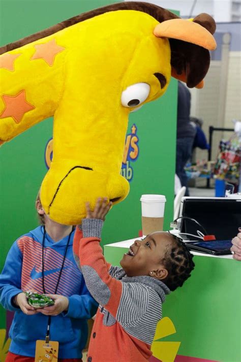 Toys R Us To Auction Iconic Mascot Geoffrey The Giraffe Good