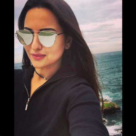Sonakshi Sinha Birthday Special 8 Instagram Pictures Of The Actress Proving Her As The Selfie