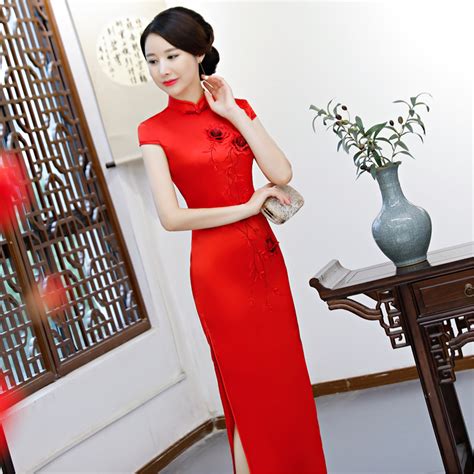 Women Sexy Chinese Wedding Dress Satin Slim Mandarin Collar Qipao Plus Size Flower Embroidery