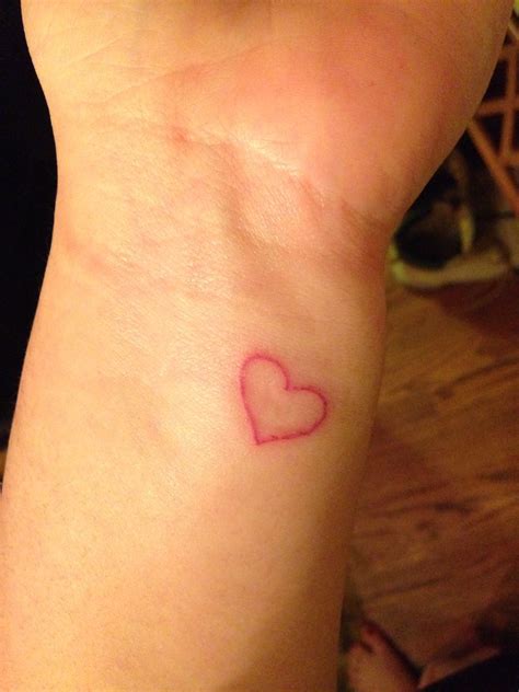 Small Heart Tattoo On Wrist Heart Tattoo Wrist Small Heart Tattoos Tattoos And Piercings