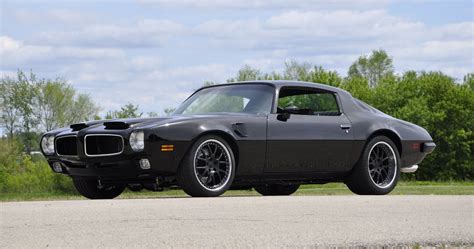 Jun 17, 2021 · the second generation pontiac firebird was officially unveiled in 1970 when the american car manufacturer introduced a new car incorporating a new look combined with new and upgraded engines. Black Beauty: 1970 Pontiac Firebird Formula Restomod | HotCars