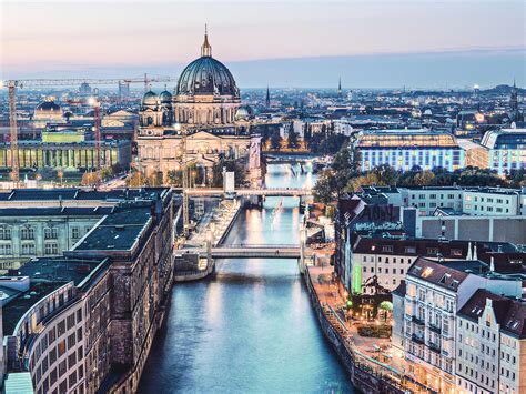 .die hamburgische staatsoper gmbh sucht in der abteilung requisite zum august 2021 die position fsj kultur (m/w/d) die staatsoper hamburg zählt zu den führenden opernhäusern europas. Duales Studium Berlin | Dein Campus der IUBH Berlin