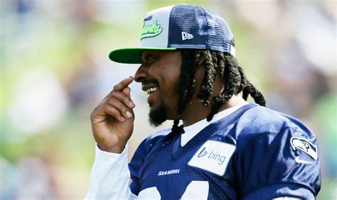 Marshawn Lynch Skittles Sideline Here S Why People In Seattle Care So Much About Skittles