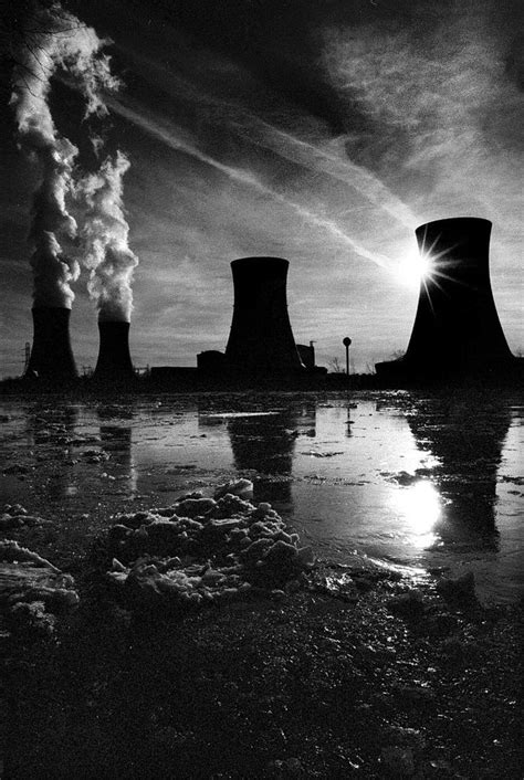 Eerie Photography Narrative Photography Planta Nuclear Pennsylvania