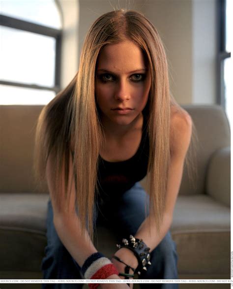 O O LaUgh Away Avril Lavigne New York Photoshoot