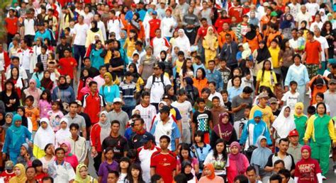 Zaman kuarter terbagi menjadi dua zaman, yaitu zaman. Hubungan Sekolah Dengan Masyarakat | SMA Negeri 1 Abung Semuli