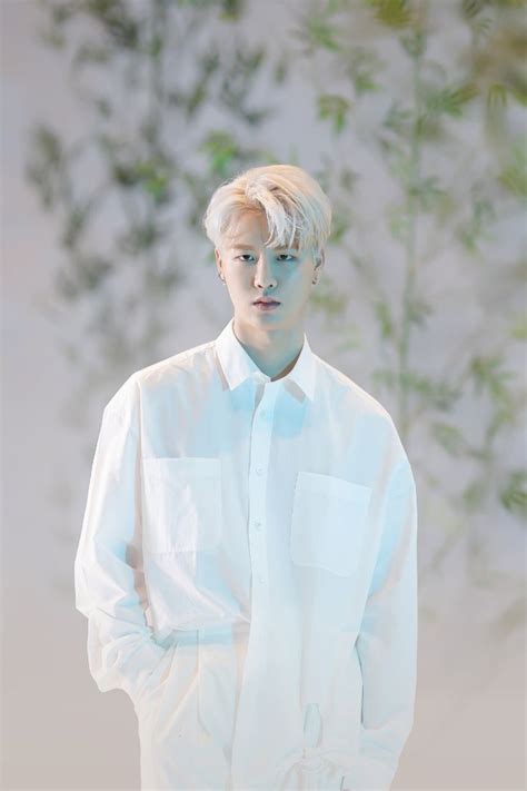 KYUNGHO FROM TOO | Kpop