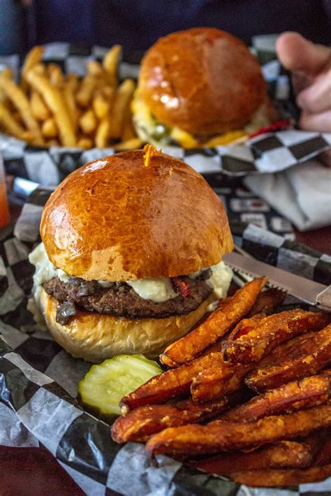 I am familiar with and have eaten from six of these chains. 20 Best Burgers in Milwaukee | Female Foodie | Good burger ...