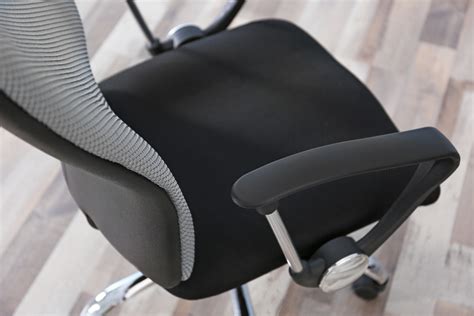 Selecting The Right Office Chair