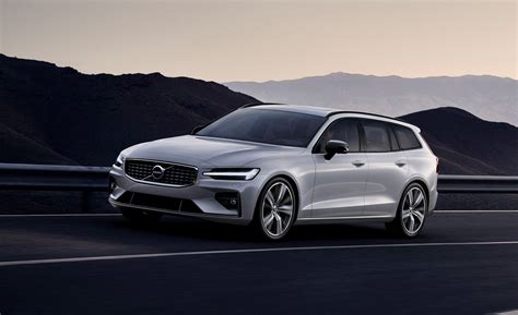 You know the drill with modern volvos. Volvo V60 wagon sharpened with R-Design and R-Design Pro ...