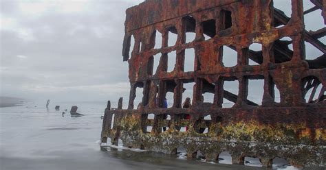 Explore The Peter Iredale Shipwreck Fort Stevens Sp Warrenton Oregon