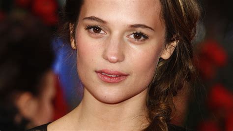 The official website of irina shayk. Natur-Schönheit: Alicia Vikander verzichtet auf Make-up ...