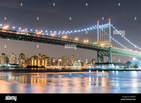 Robert F Kennedy Aka Puente Triboro Bridge Por La Noche En Astoria