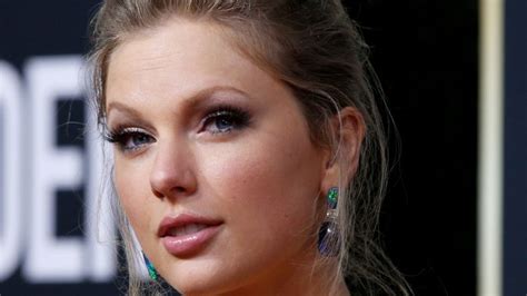 Love Story Taylor Swift Offers Sneak Peek Of New Re Recordings Bbc