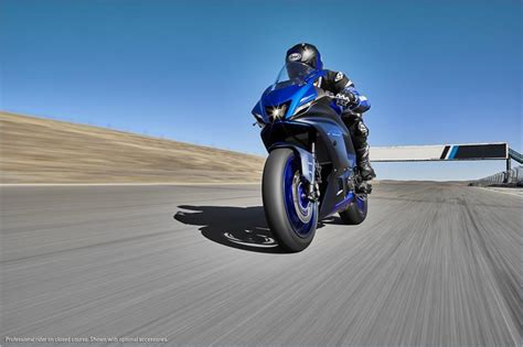 2023 Yamaha Yzf R7 Supersport Motorcycle Photo Picture