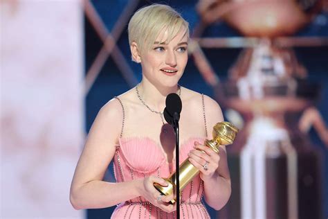 Golden Globes 2023 Ozarks Julia Garner Wins Best Supporting Tv Actress