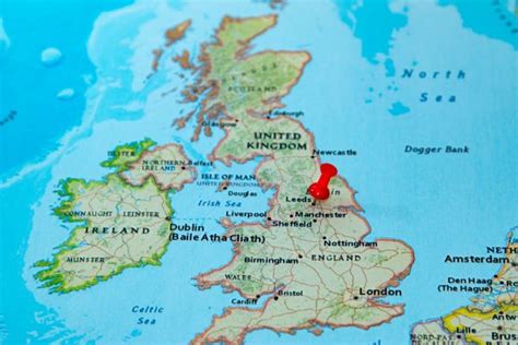 Interactieve kaarten van groot brittannië cartoon kaart van verenigd koninkrijk. Glasgow, Schotland, gevestigd op een kaart van Europa ...