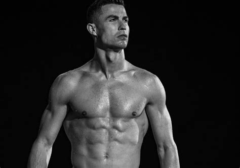 Cristiano Ronaldo Height Weight Shoe Size And Stats Sportda