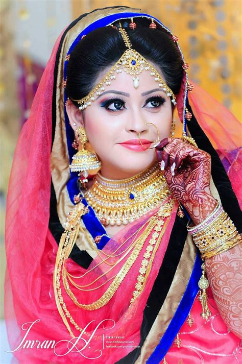 Bride Indian Wedding Bride Desi Bride Indian Bridal Wear Indian Bridal Outfits Beautiful