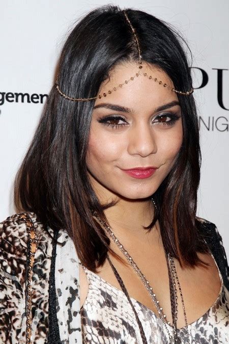 This is probably one of the best moments, when people have seen her exposing her natural beauty like this. Vanessa hudgens frizurák