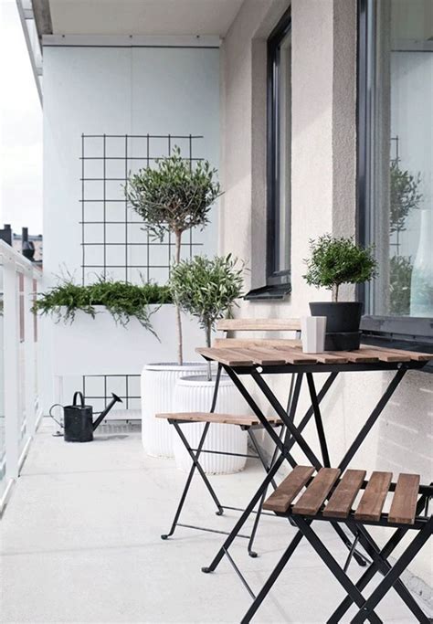 15 Wonderful Minimalist Balcony Design Idea For Your Apartment